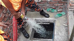 বসুন্ধরায় সেপটিক ট্যাংকে নেমে ৩ শ্রমিকের মৃত্যু