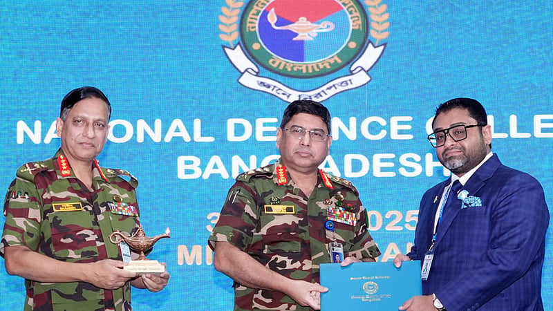 ক্যাপস্টোন লিডারশিপ কোর্সে ‘বিশেষ স্বীকৃতি’ পেলেন শেলটেকের এমডি তানভীর