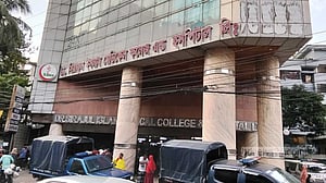 গাড়িতে দুজনের লাশ কীভাবে, ‘একটু সময় লাগবে’ পুলিশের