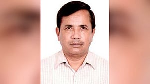 এক্সিম ব্যাংক: স্বতন্ত্র পরিচালকের পদ ছেড়েছেন রেজাউল করিম