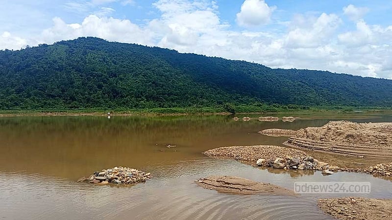 সাদাপাথর থেকে রাংপানি, থামছে না পাথর-বালু লুট