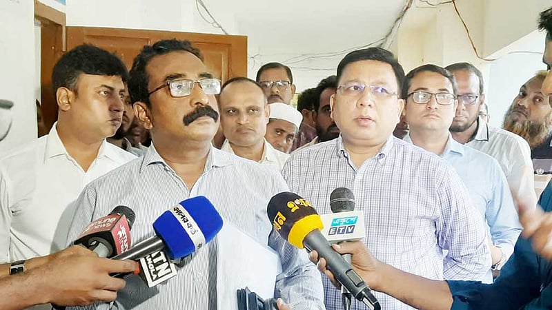 পাথর লুটেরাদের পূর্ণাঙ্গ তালিকা হচ্ছে: বিভাগীয় কমিশনার