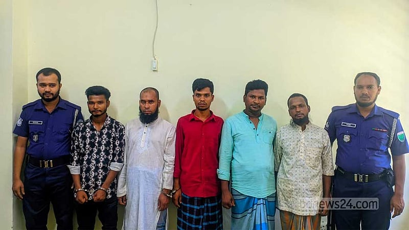 সিলেটে পাথর লুটের মামলায় গ্রেপ্তার ৫