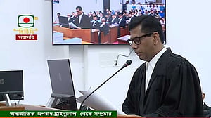 শেখ হাসিনার বিরুদ্ধে সাক্ষ্যগ্রহণ শুরু, ট্রাইব্যুনাল থেকে সরাসরি