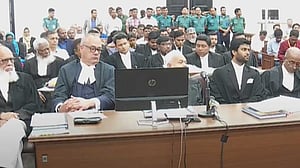 ট্রাইব্যুনালে ক্ষতিগ্রস্ত মুখমণ্ডল দেখিয়ে হাসিনার বিচার চাইলেন খোকন চন্দ্র