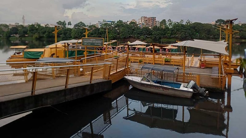 হাতিরঝিলে ফের বন্ধ ওয়াটার ট্যাক্সি, দুর্ভোগ