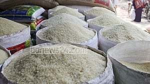 ভারত থেকে আরও ৫০ হাজার টন চাল কিনছে সরকার