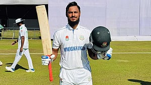 ১৩ ছক্কায় আবু হায়দারের অপরাজিত ১৪১