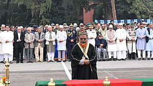 এ কে খন্দকারের জানাজা অনুষ্ঠিত