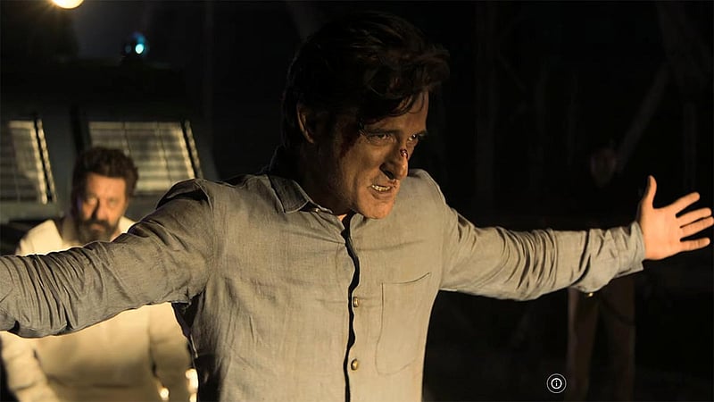 ‘ধুরন্ধরে’ চমকে দেওয়া অক্ষয় বাস করেন নিভৃতে
