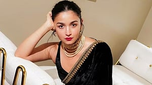 আলিয়া কি পাকিস্তানে যাবেন?