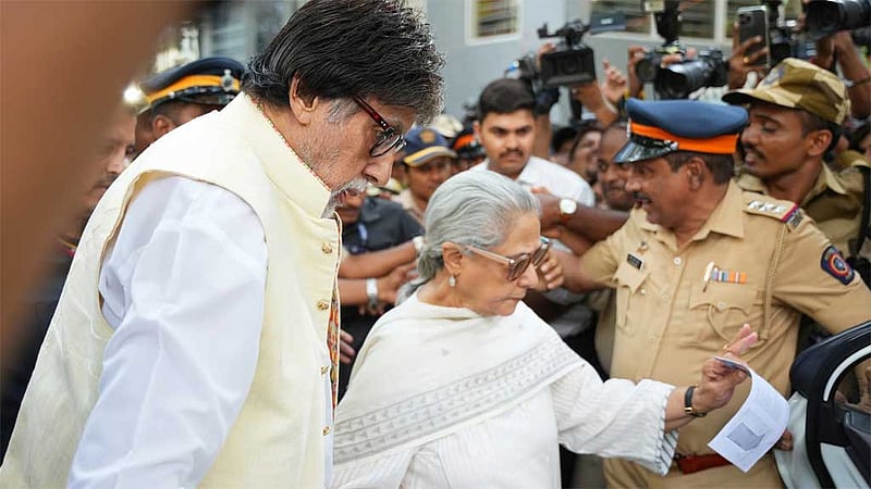 জয়ার দুর্ব্যবহার: বচ্চনদের বর্জনের সিদ্ধান্ত পাপারাজ্জিদের