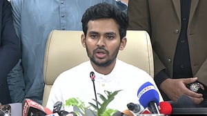 পদত্যাগ করেছেন? আসিফ মাহমুদ দেখালেন প্রধান উপদেষ্টার দপ্তর