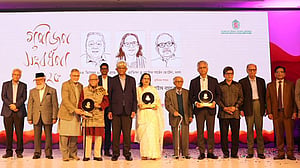 তিন গুণীজনকে সংবর্ধনা দিল বিআইডিএস ও বণিক বার্তা