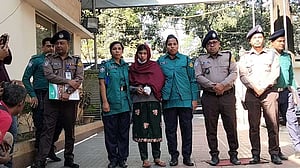 মা-মেয়ে খুন: স্বামীর পর গৃহকর্মী আয়েশারও স্বীকারোক্তি