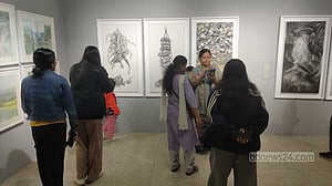 রোয়া-দ্ব: বান্দরবানে একক চিত্র প্রদর্শনীতে পাহাড়ের জীবন ও সংগ্রাম