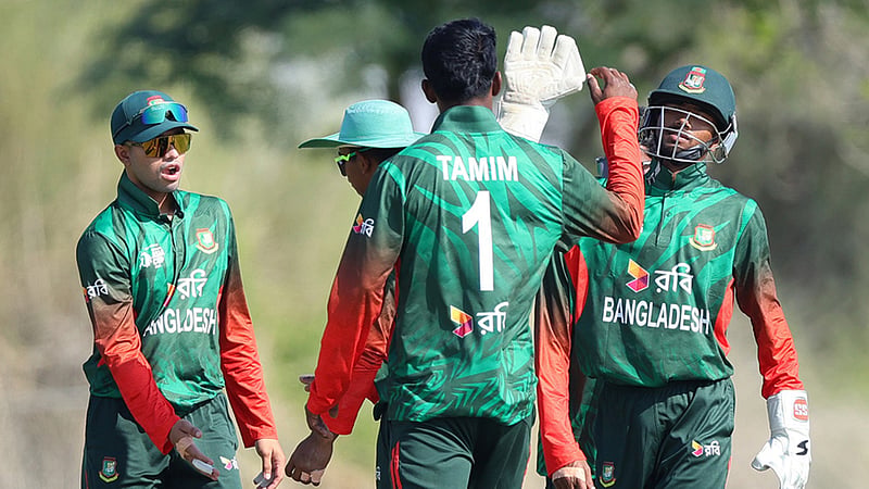 নেপালকে অনায়াসে হারিয়ে সেমির পথে যুবারা