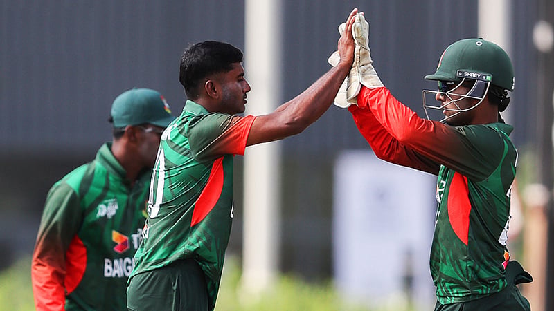 আফগানদের হারিয়ে বাংলাদেশকে নিয়ে সেমিতে শ্রীলঙ্কা