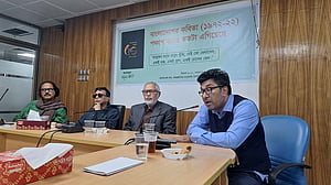পাঁচ দশকে কতটা এগিয়েছে কবিতা