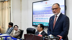 তেলের দাম বাড়ানো ব্যবসায়ীদের ‘কারণ দর্শাও’ নোটিস দিয়ে বৈঠকে ডেকেছে সরকার