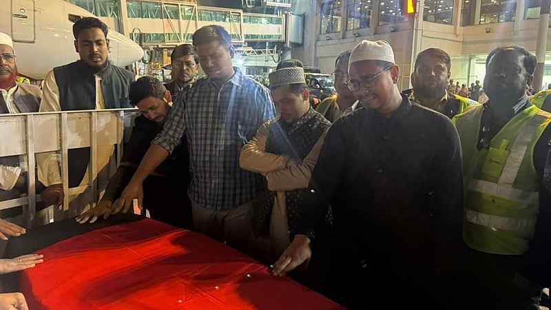 হাদির জানাজায় থাকবে কেবল দেশের পতাকা: ইনকিলাব মঞ্চ