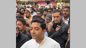 হাদির ত্যাগের ‘স্বীকৃতি’ দরকার, সেজন্য আগুন লাগানো যাবে না: ববি হাজ্জাজ