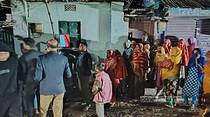 বগুড়ায় ঘরের দরজা ভেঙে নারীর লাশ উদ্ধার