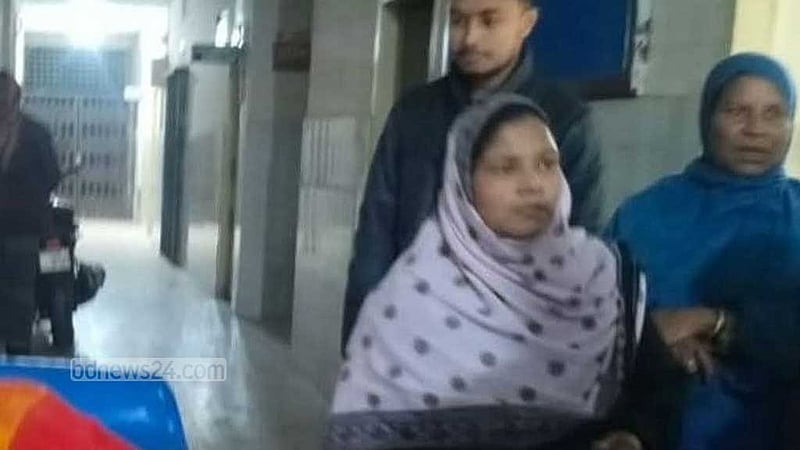 ছেলের রিকশায় চড়ে ওষুধ আনতে যাচ্ছিলেন মা, ট্রাকের ধাক্কায় মৃত্যু