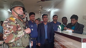 ডেঙ্গু পরীক্ষায় বেশি ফি নেওয়াসহ বিভিন্ন অনিয়মে ৮ প্রতিষ্ঠানকে জরিমানা