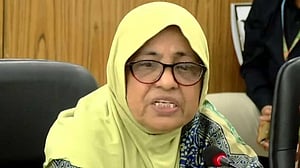 ডাক্তার ও নার্সদের কক্ষকে ‘পার্টি অফিস’ বানাবেন না: স্বাস্থ্য উপদেষ্টা