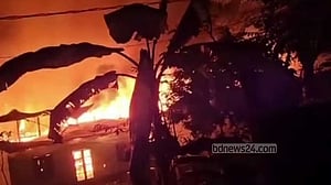 ফটিকছড়িতে আগুনে পুড়লো বসতঘর, ২০ লাখ টাকার ক্ষতি