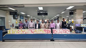 শাহ আমানতে ৮০০ কার্টন সিগারেট জব্দ
