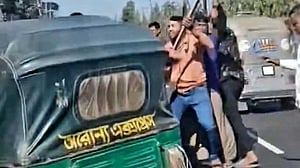 অটোরিকশা আটক: চট্টগ্রামে ‘চালকদের হামলায়’ ২ পুলিশ আহত
