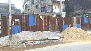 চট্টগ্রামে ভবন নির্মাণে ‘চাঁদা দাবি’, প্রকাশ্যে অস্ত্র উঁচিয়ে গুলি