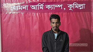 কুমিল্লায় দুটি পিস্তল ও গুলিসহ যুবক আটক