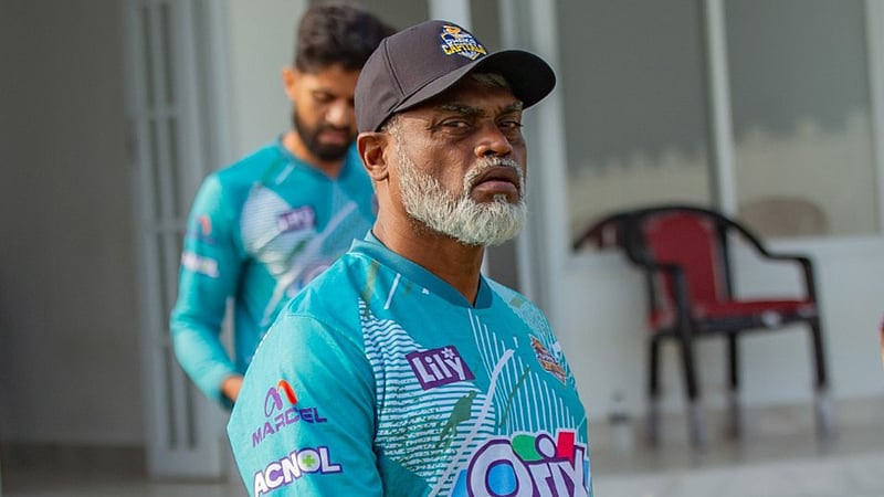 ম্যাচ শুরুর আগে মাঠে হার্ট অ্যাটাক, ঢাকা ক্যাপিটালস কোচের মৃত্যু