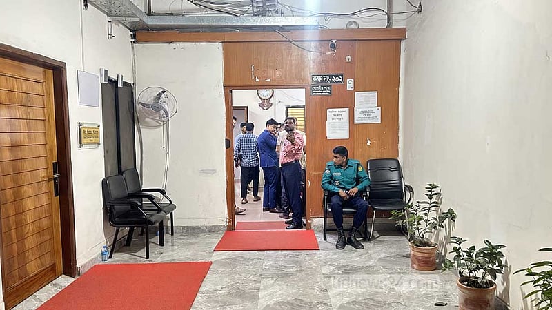 ত্রয়োদশ সংসদ নির্বাচন: ঢাকা জেলার পাঁচ আসনে মনোনয়নপত্র বিক্রি শুরু