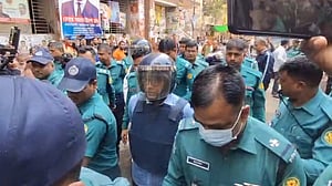 খালেদার গাড়িবহরে হামলার মামলা: একদিন পরই ঢাবির ডেপুটি রেজিস্ট্রারের জামিন বাতিল