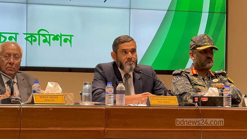 সার্বিক আইনশৃঙ্খলা পরিস্থিতি নিয়ন্ত্রণে, বিঘ্নিত করলে কঠোর ব্যবস্থা: ইসি
