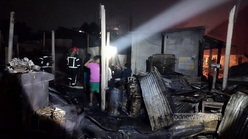 গাজীপুরে আগুনে পুড়েছে ২০ ঘর, ৫ দোকান