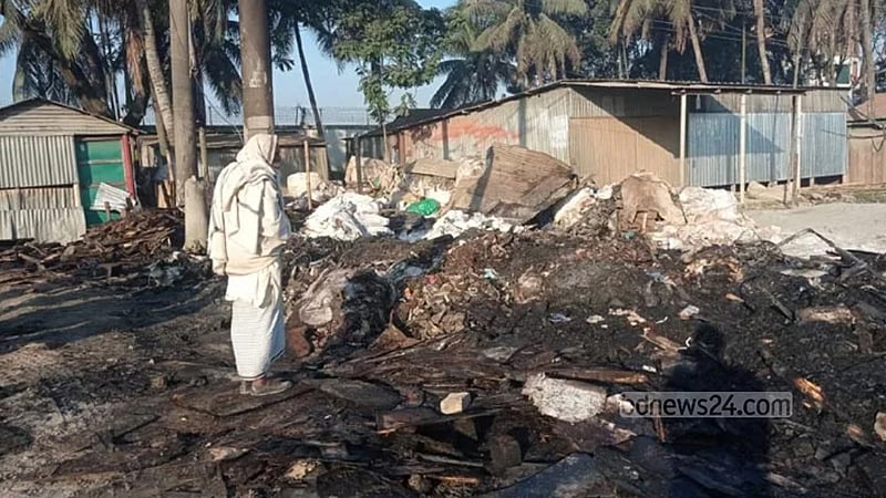 গাজীপুরে ভাঙারির দোকানে অগ্নিকাণ্ড, পুড়েছে ২ ট্রাক