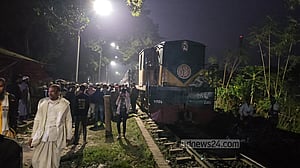 শ্রীপুরে ট্রেনের ইঞ্জিন বিকল, ঢাকা-ময়মনসিংহ রেল যোগাযোগ বন্ধ