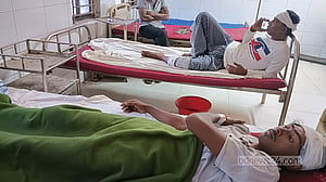 গোপালগঞ্জে খৎনা অনুষ্ঠানের ভিডিও ধারণ নিয়ে সংঘর্ষ, আহত ১০