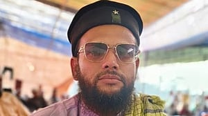 মাদ্রাসা ছাত্রীর ঝুলন্ত লাশ, শিক্ষিকার সহযোগিতায় সুপারের ধর্ষণের অভিযোগ