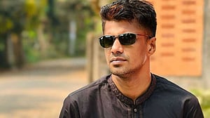 মোটরসাইকেল রাখা নিয়ে তর্কে ছাত্রদল নেতার ওপর হামলা