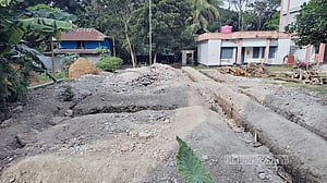 গোপালগঞ্জে দরপত্র ছাড়া বিদ্যালয়ের টিনশেড বিক্রি: তদন্তে কমিটি