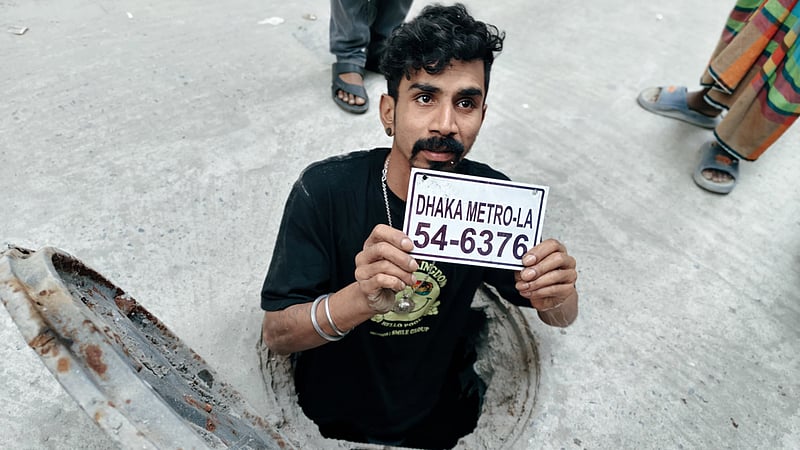 হাদির ওপর হামলা: ভুয়া নম্বর প্লেট ও মোটরসাইকেল উদ্ধার