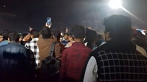 হাদির মৃত্যুর খবরে উত্তাল শাহবাগ, ঢাবি ক্যাম্পাসেও বিক্ষোভ