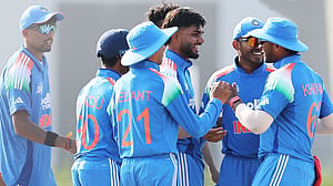 ভারতের বিপক্ষে পাত্তাই পেল না পাকিস্তান