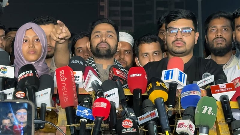ভোটের প্রতিদ্বন্দ্বী থেকে আওয়ামী লীগ, সন্দেহে সবাই: ইনকিলাব মঞ্চ